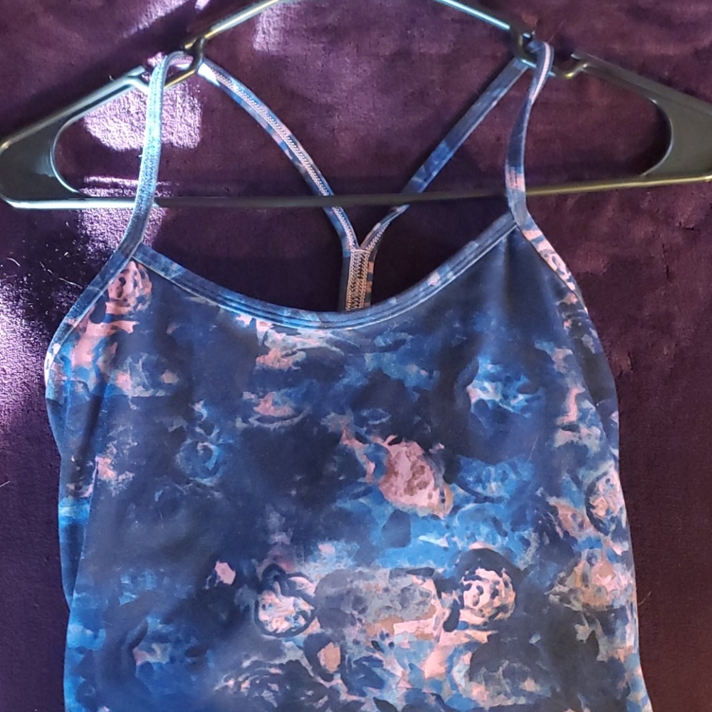 Lululemon tank 6